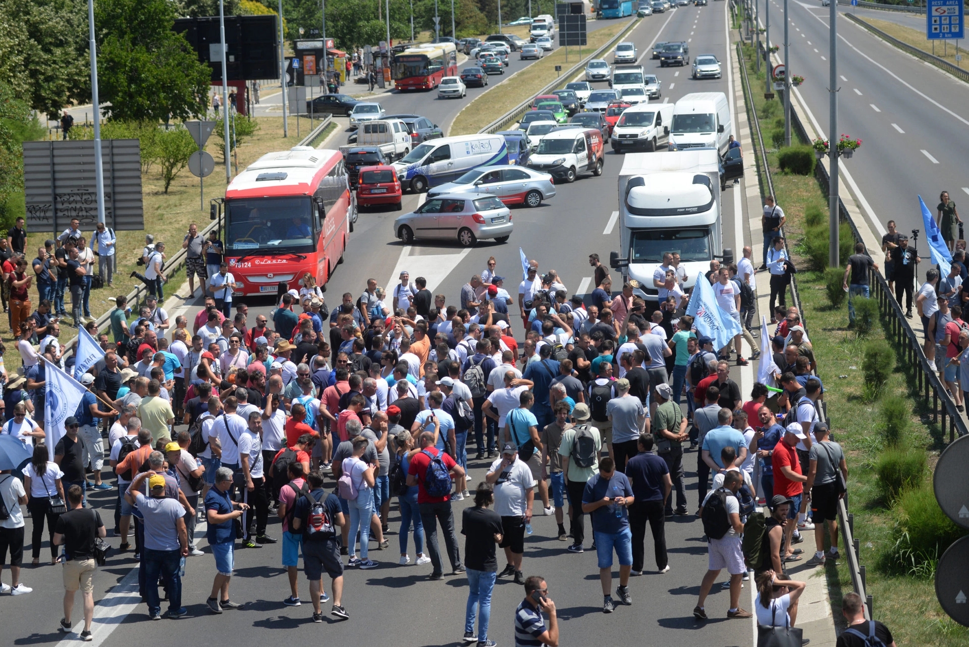 300 radnika “Fijata” blokiralo auto-put