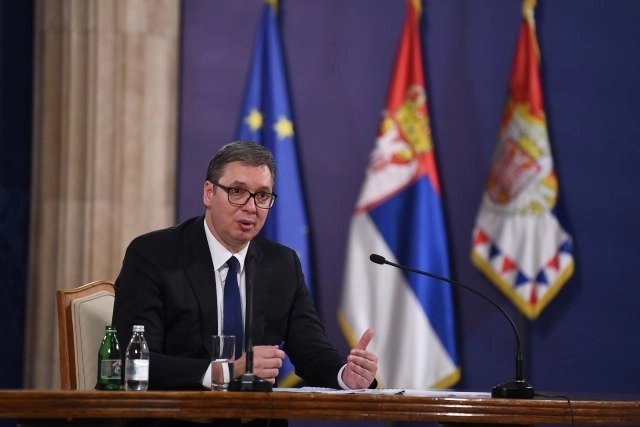 Aleksandar Vučić se obratio: “Predaje neće biti”