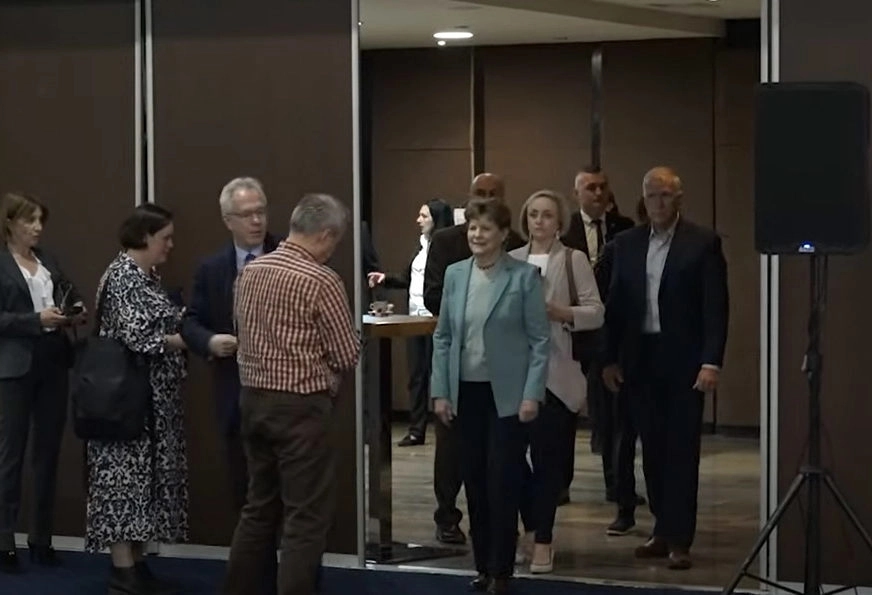 Američki senator: Članovi Predsjedništva BiH pred nama su se častili uvredama