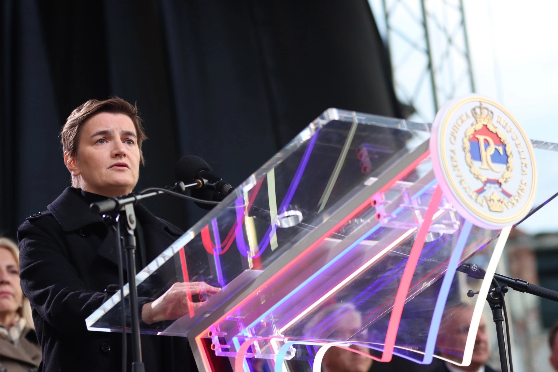 Ana Brnabić na mitingu “Srpska te zove” poslala 3 poruke