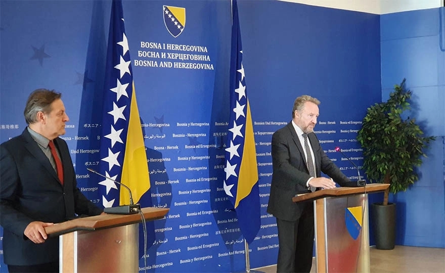 Bakir ne odustaje od vlasti