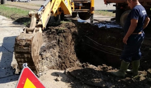 Centar Banjaluke bez vode; Presječena cijev tokom kopanja za parohijski dom
