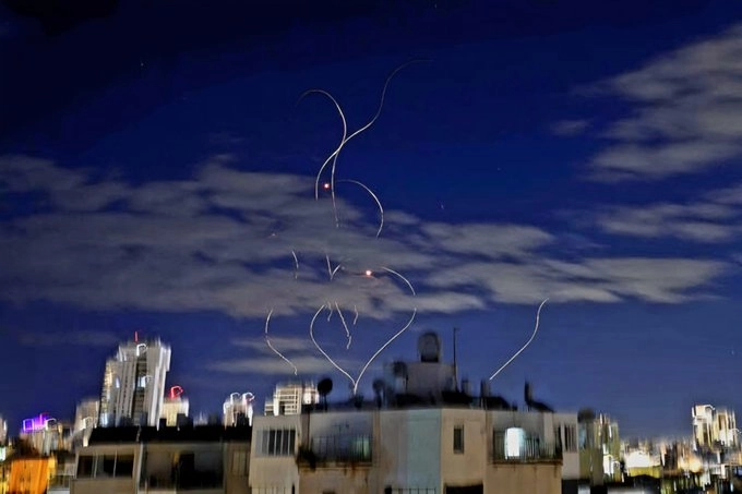 Demonstracija lojalnosti: Iran lansirao rakete sa porukom