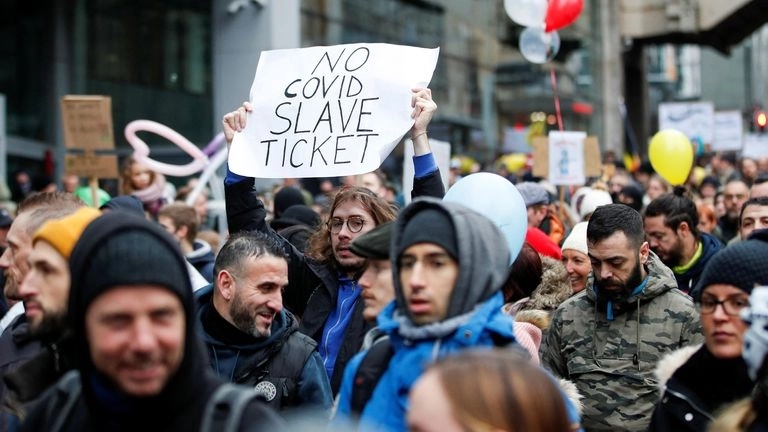 Demonstranti se sukobili s policijom u Briselu, uhapšeno 55 osoba