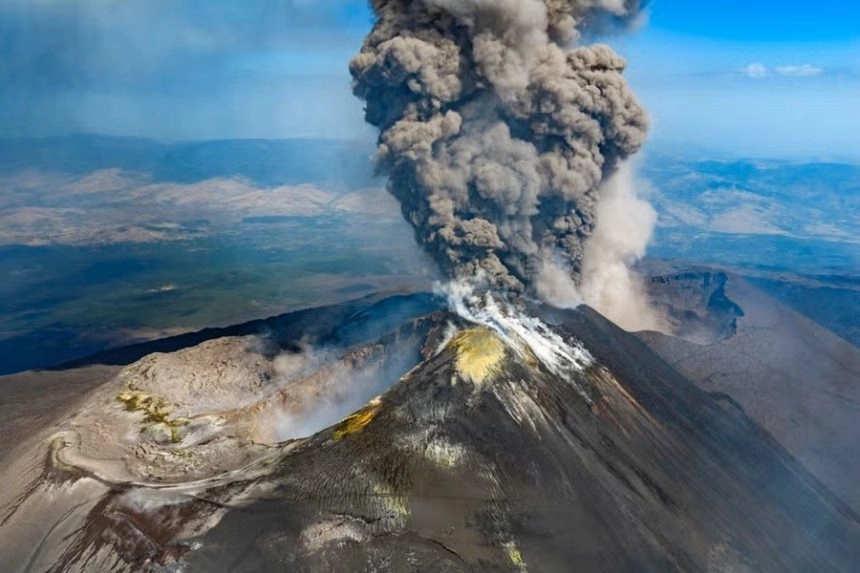 Grom usmrtio američkog turistu na vulkanu Etna