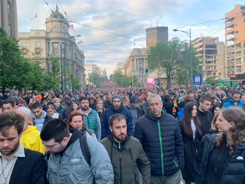 Hiljade ljudi na protestu protiv nasilja u Beogradu