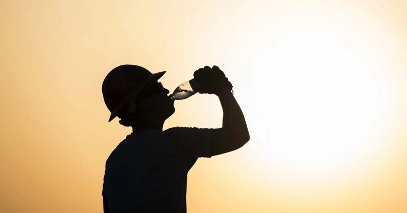 Inspektorima ruke vezane dok radnici gore na suncu