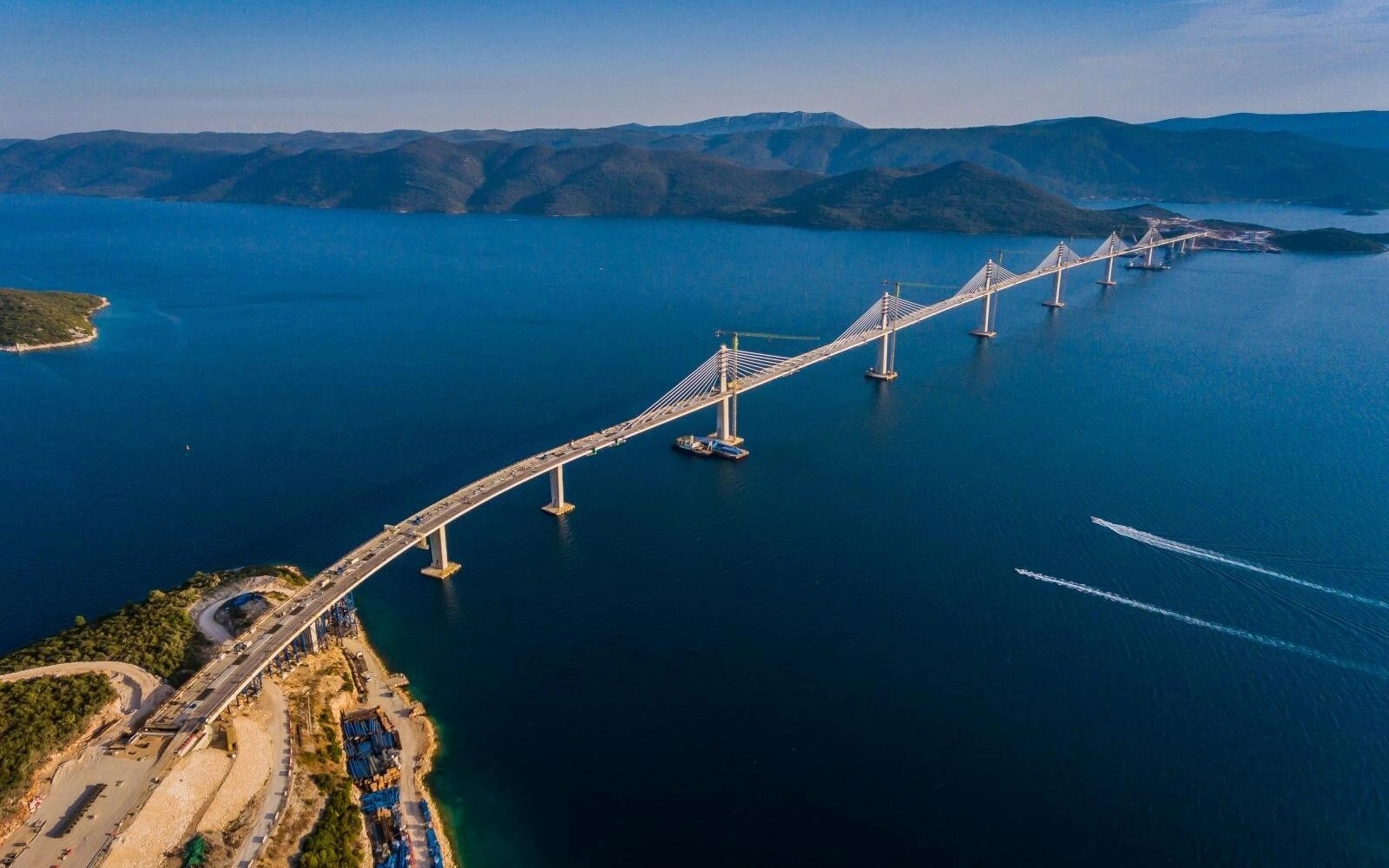 Ispucali stubovi Pelješkog mosta