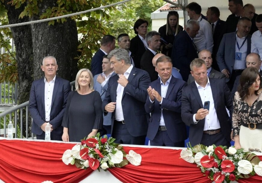 Krišto se sastala s hrvatskim rukovodstvom