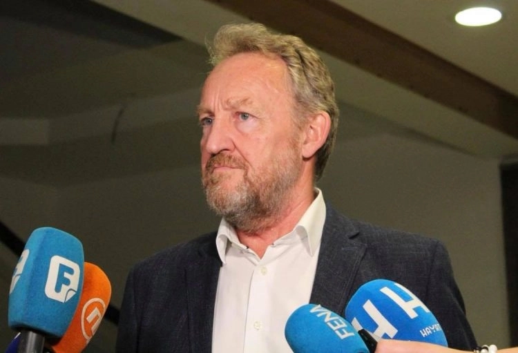 Ljuti Izetbegović prijetio novinarki