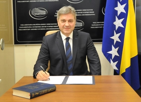 “Ne treba ulaziti u avanturu nametanja nedemokratskih rješenja”