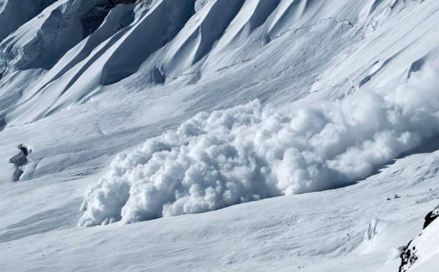 Nepal: Nestalo deset ljudi nakon lavine na planini