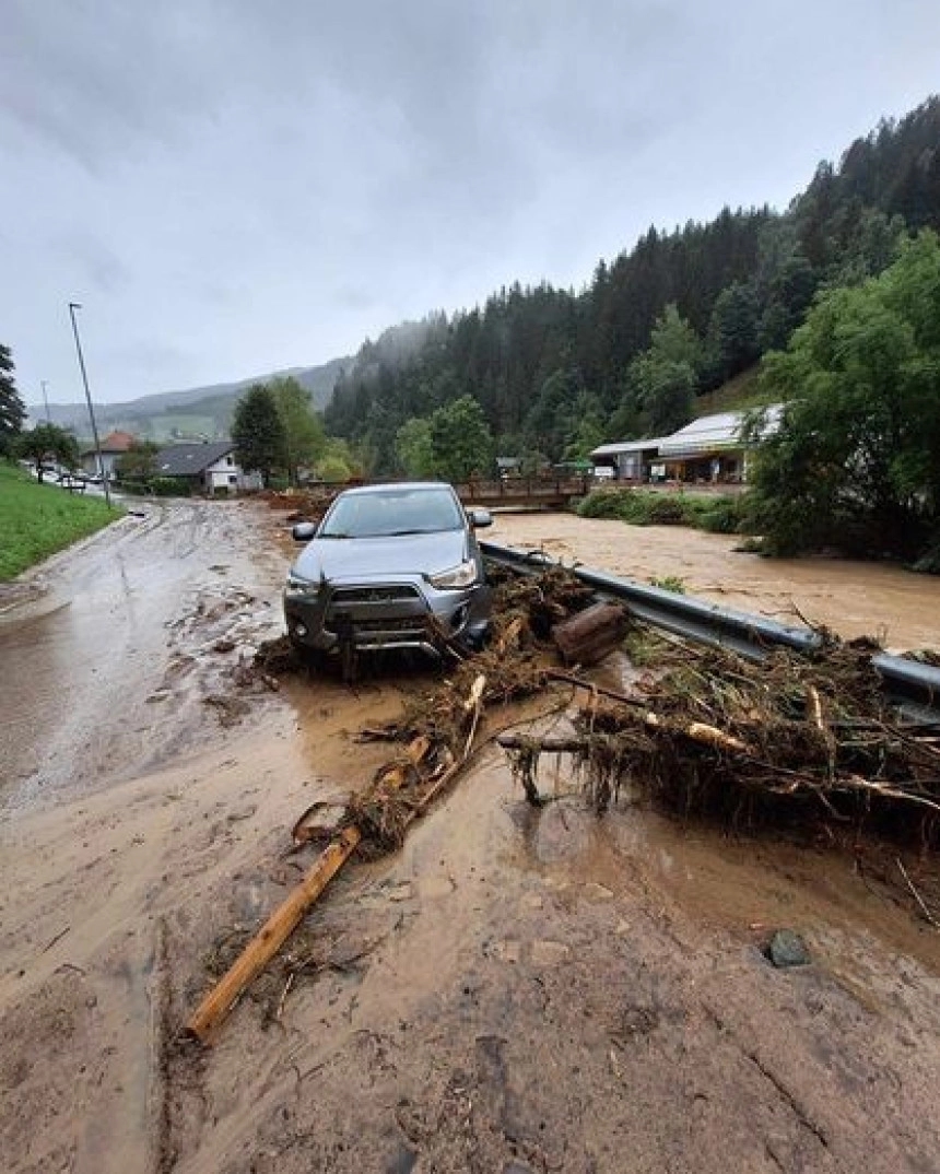 Novo nevrijeme u Sloveniji: Pljusak sa olujnim vjetrom