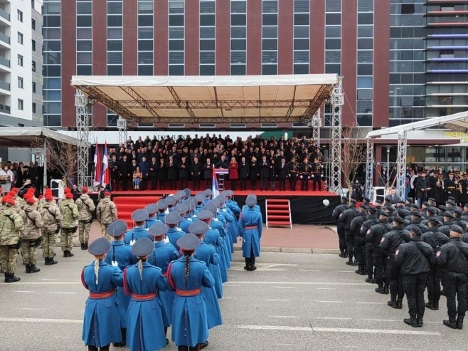Održan Svečani defile povodom Dana Republike