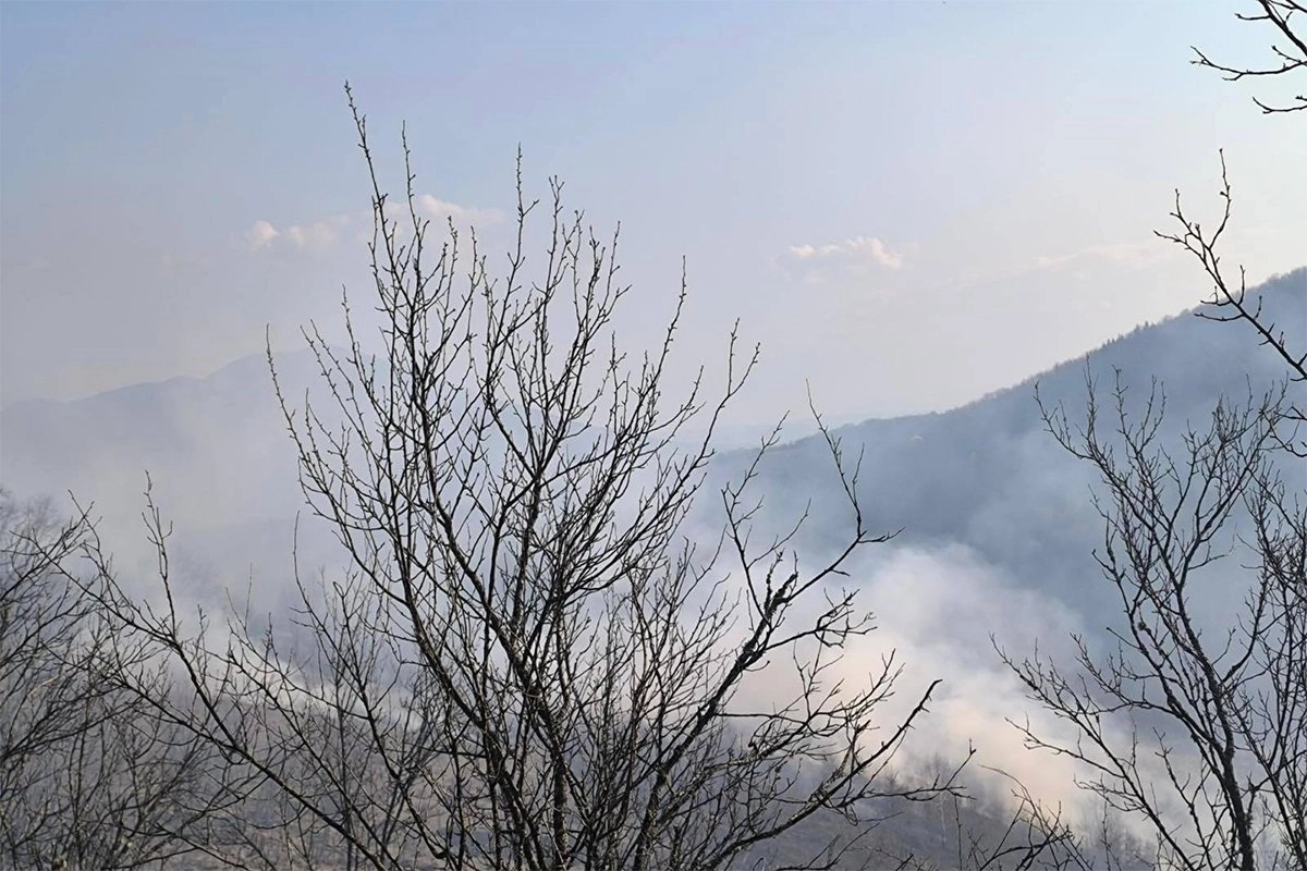 Oprez prilikom paljenja otpada i korova – opasnost od izbijanja požara