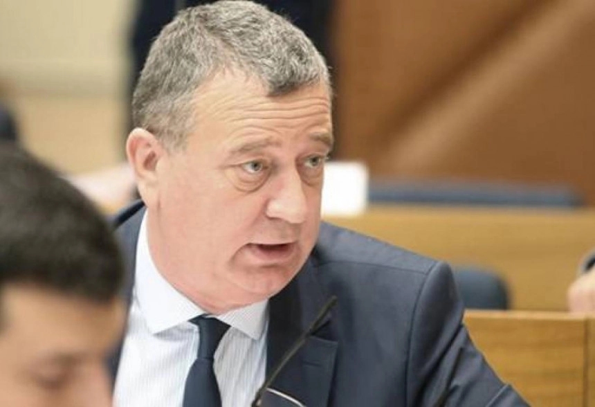 Pijani narodni poslanik vozilom udario tinejdžerku u Prijedoru