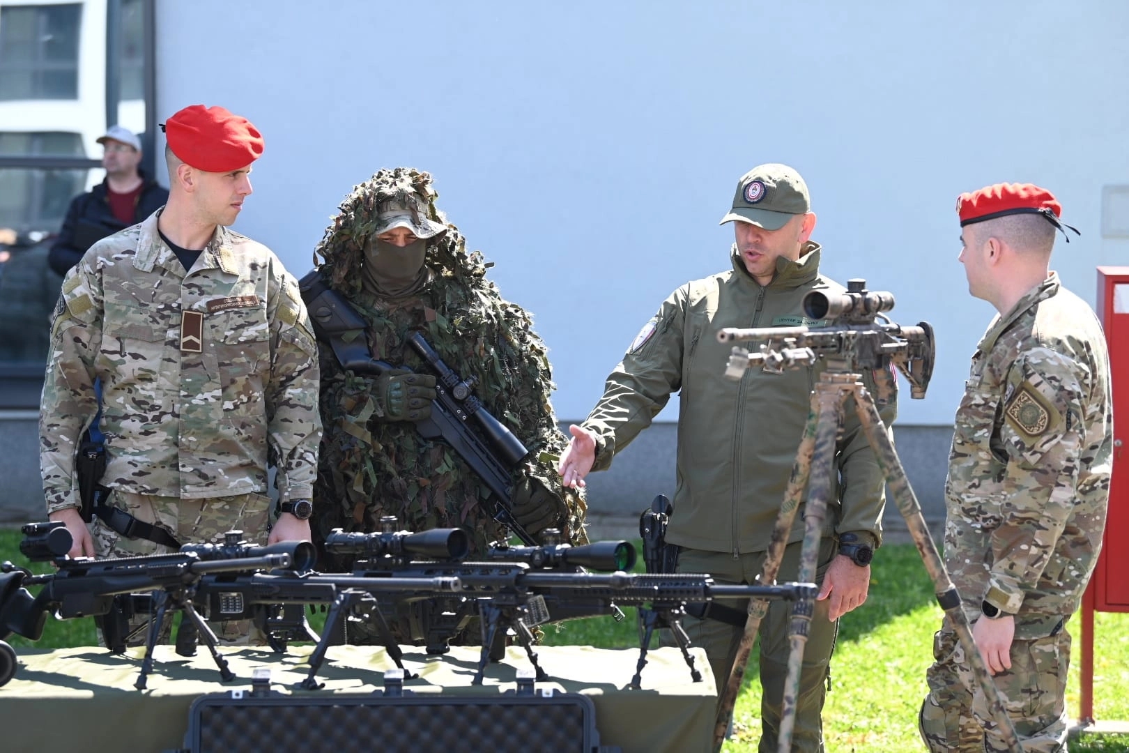 Pokazna vježba SAЈ-a, Žandarmerije i Uprave za vazduhoplovstvo u Banjaluci