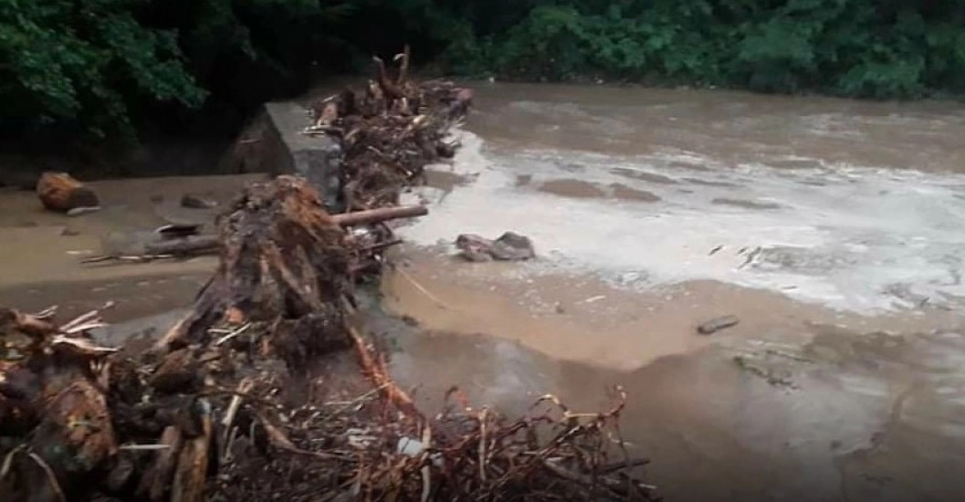 Poplave u Žepču, Zavidovićima i Vitezu, otežano odvijanje saobraćaja