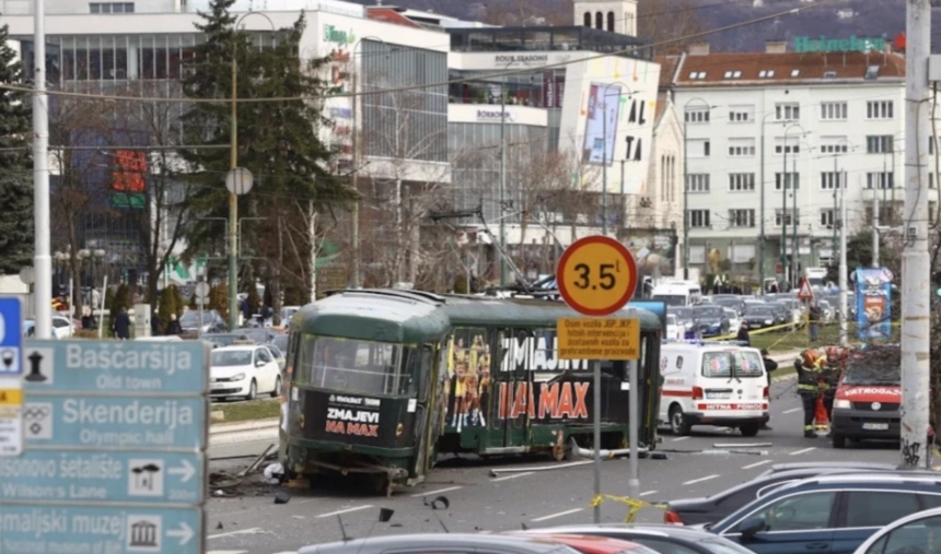 Poznato stanje maloljetnice povrijeđene u tramvajskoj nesreći u Sarajevu