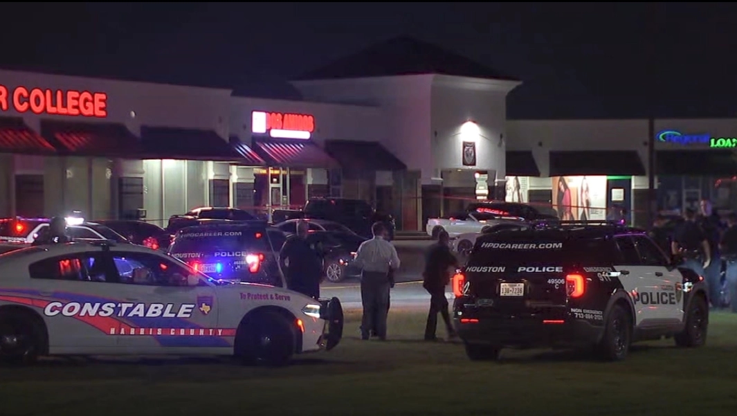 Rafalna paljba na policajace, jedan poginuo, dva ranjena