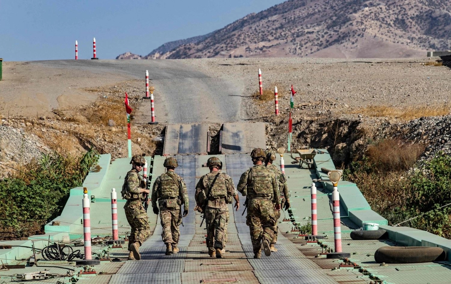 Raketirana američka baza