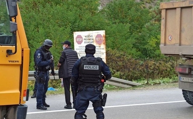 Rosu upotrijebila suzavac, upućene dodatne jedinice