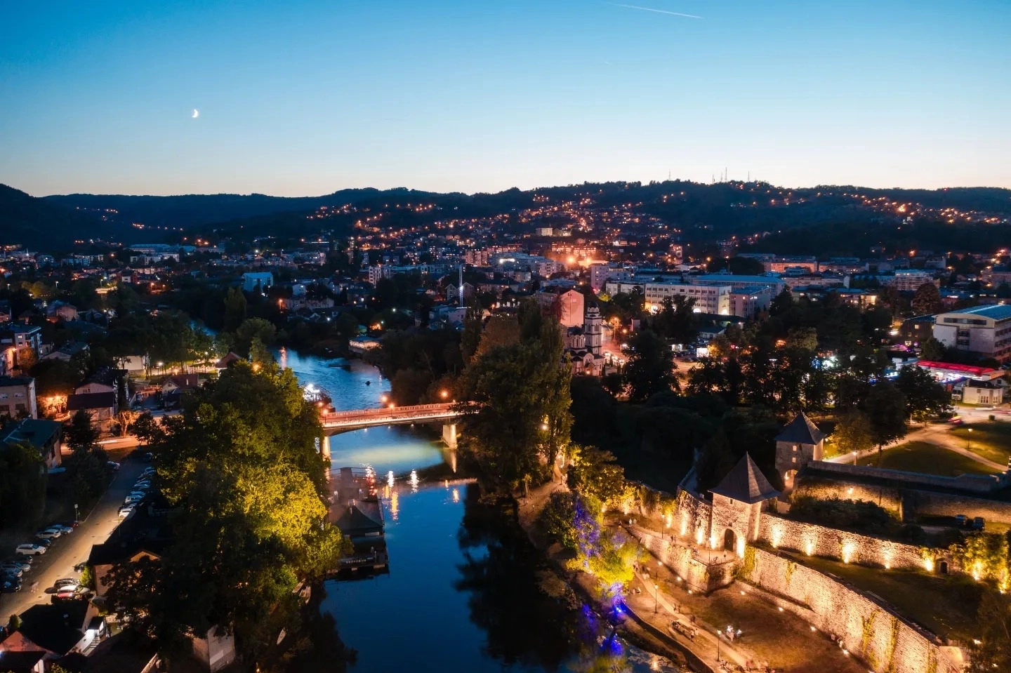 Šetalište uz Vrbas bez zaustavljanja kod mostova