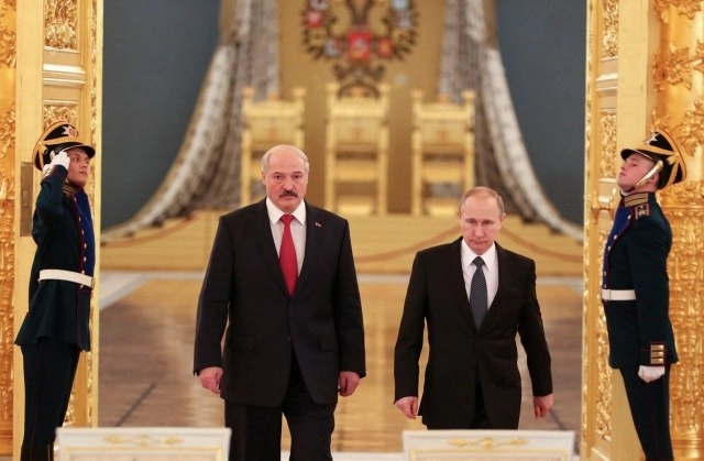 Šta Putin dovozi u Bjelorusiju?