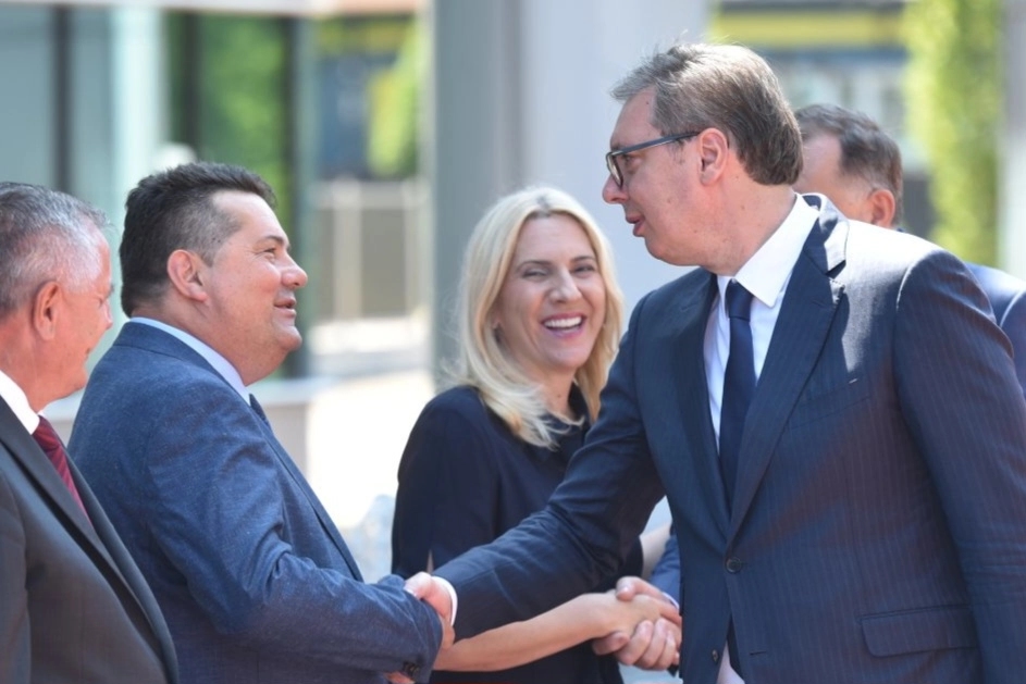 Stevandić: Vučić podiže privredu i infrastrukturu, a jača vojsku
