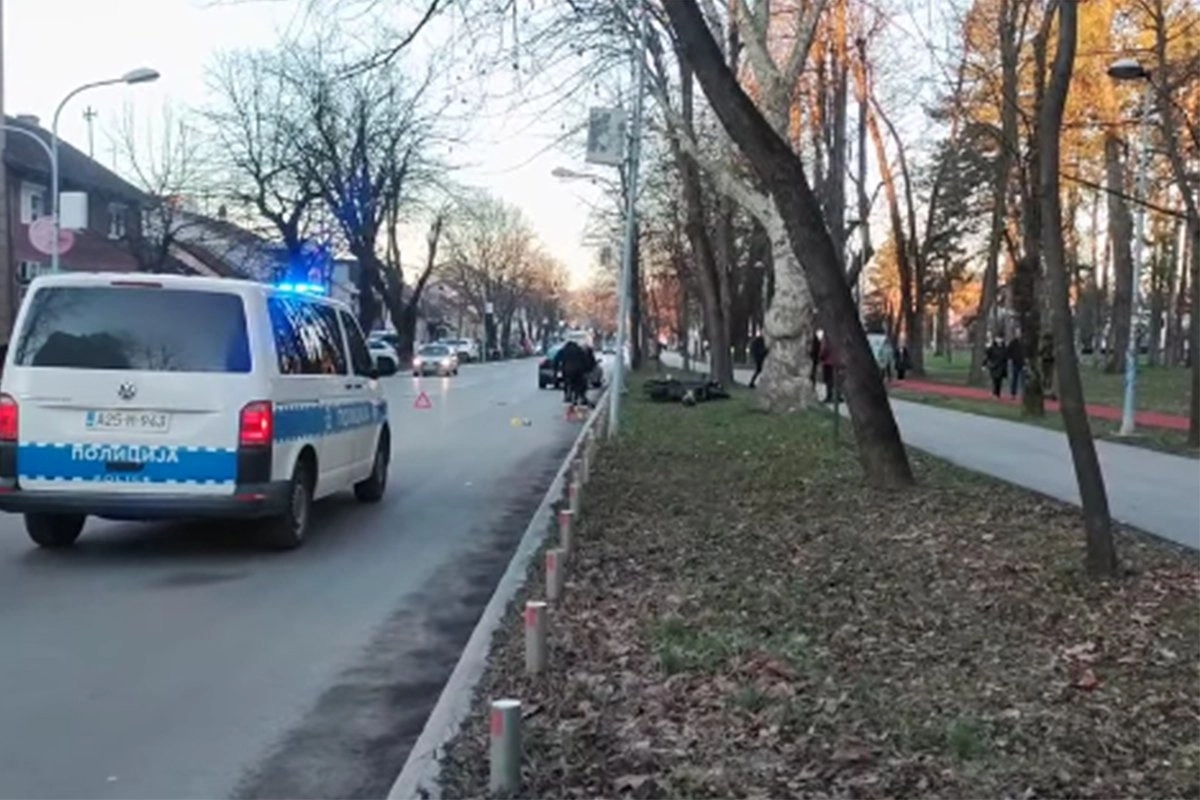 Sudar motocikla i auta kod parka “Mladen Stojanović” u Banjaluci