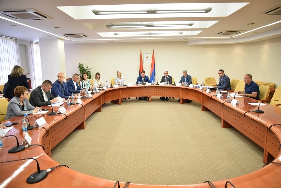 Sutra dvije posebne sjednice Narodne skupštine RS