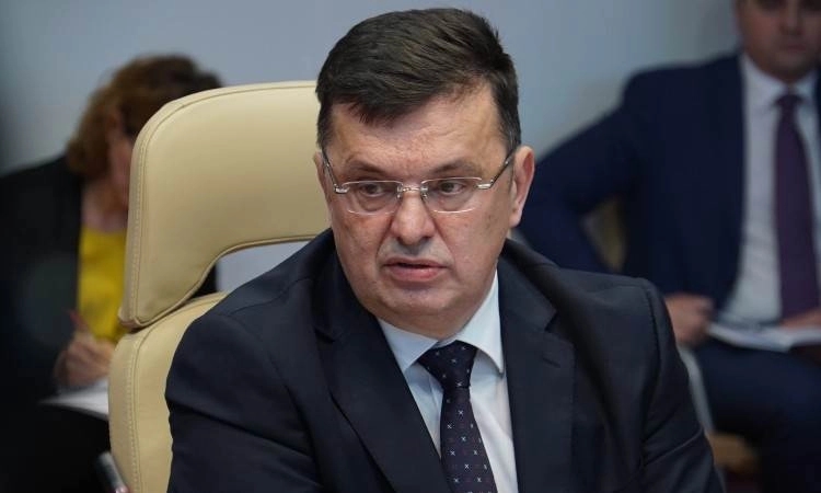 Tegeltija: Džuel da počne da se bavi temama za koje je plaćen, a ne politikom