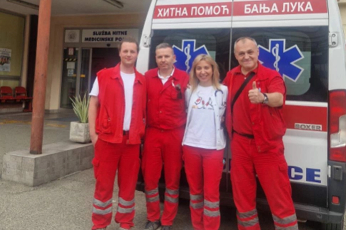 Tim Hitne pomoći Banjaluka porodio ženu u kući (FOTO)