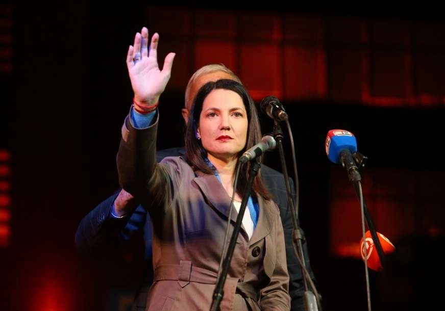 Trivićeva na mitingu poručila da će možda biti novih oblika okupljanja 