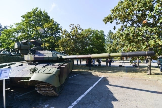 Vučić o izvozu oružja: Hoćemo li da nastavimo da prodajemo? Nego šta ćemo