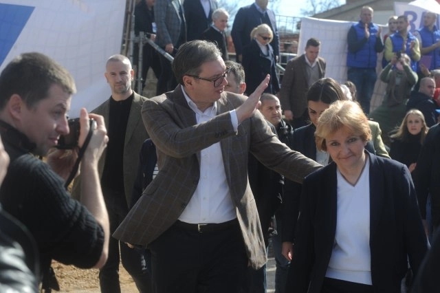 Vučić: Sutra bi uništili Republiku Srpsku da mogu