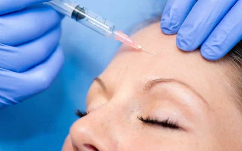 Besplatan botoks u tržnom centru satima čekalo hiljade ljudi