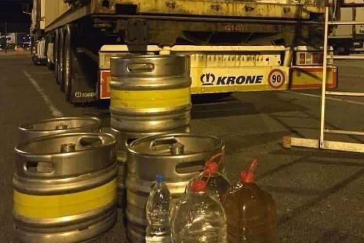 Krenuo sa 160 litara rakije preko granice pa ostao bez nje i platio kaznu