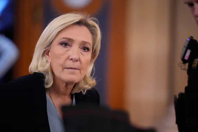 Le Penova može da formira poslaničku grupu u Senatu