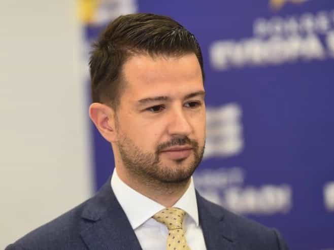 Milatović: Ne igrajte se više sa građanima, izglasajte otvorene liste