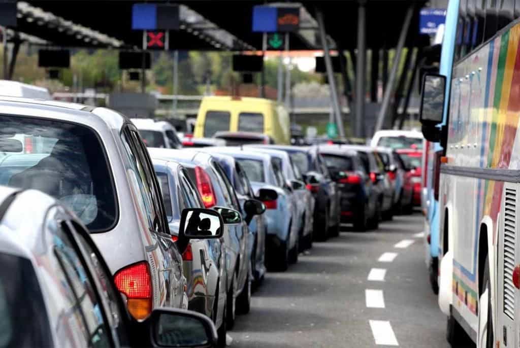 Na većini graničnih prelaza pojačan saobraćaj