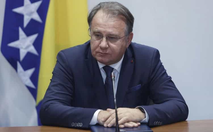 Nermin Nikšić završio u bolnici