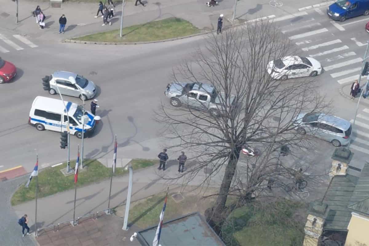 Povrijeđen motociklista kod zgrade Vlade Republike Srpske