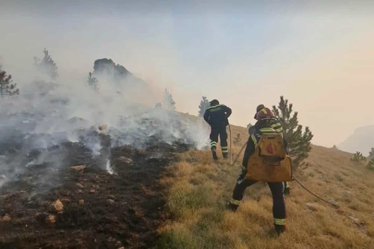 Požar iz BiH prešao na Dinaru, vatra uočena video-nadzorom