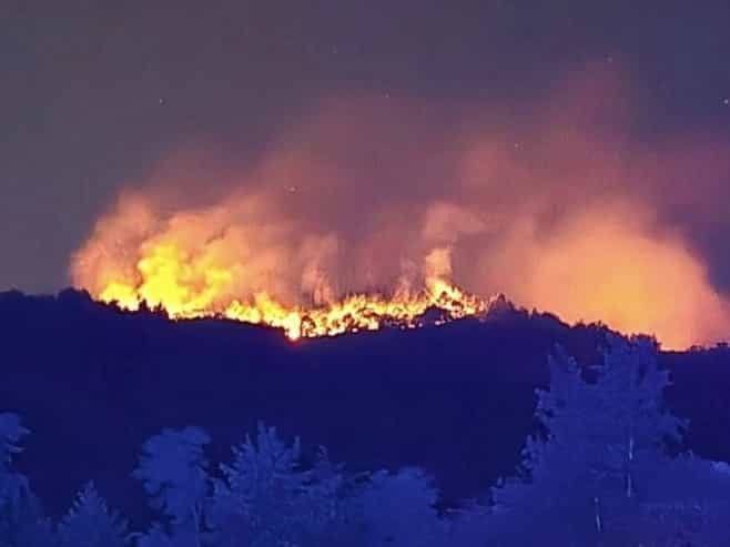 Požari kod Laktaša: Dim se širi prema naseljima, upućen apel građanima