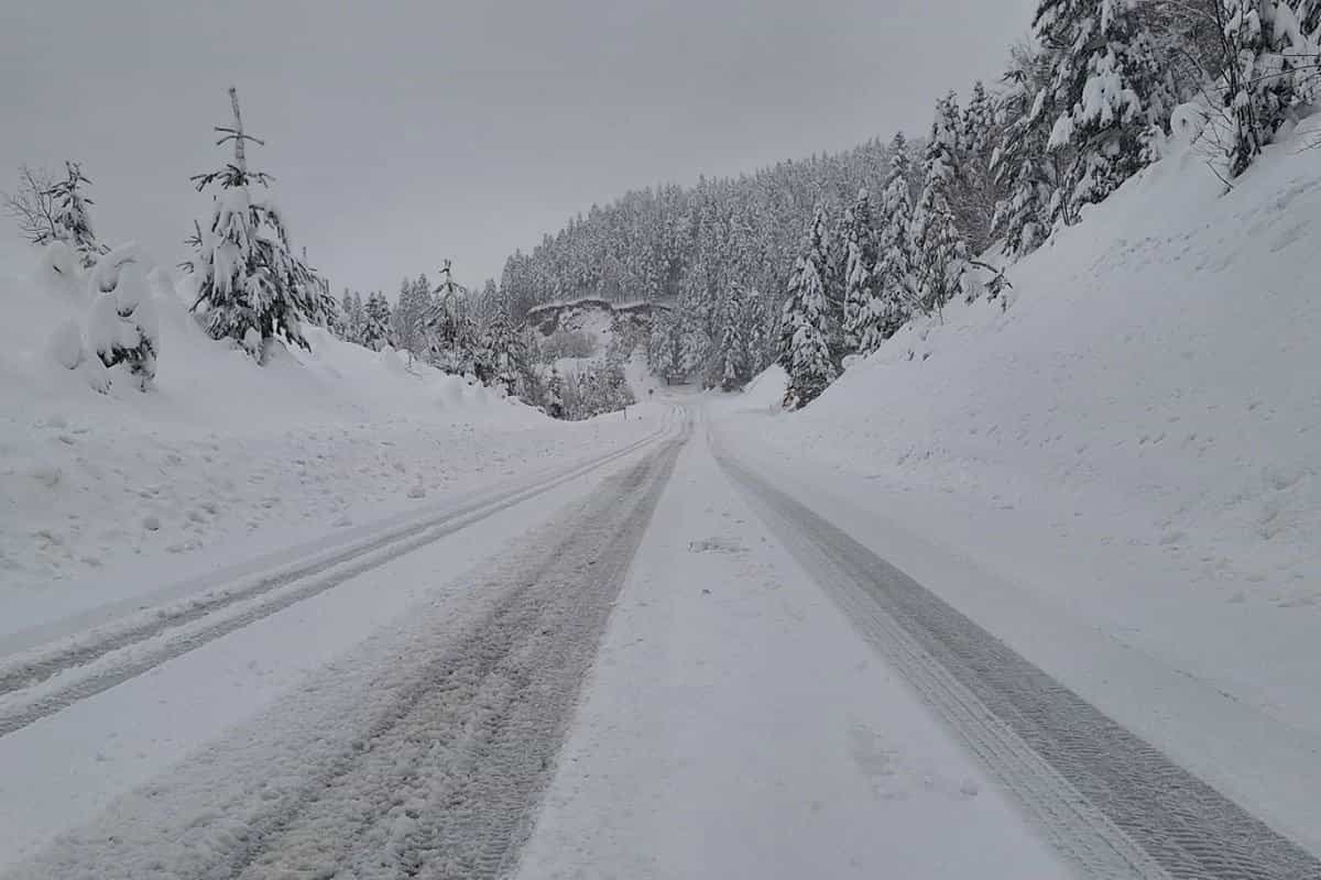 Put Banjaluka-Teslić: Na Borju metar snijega, prognoze predviđaju i do dva