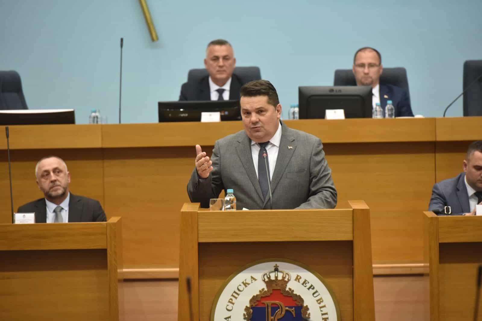 Stevandić: Neću popustiti primitivizmu i političkom blaćenju u parlamentu