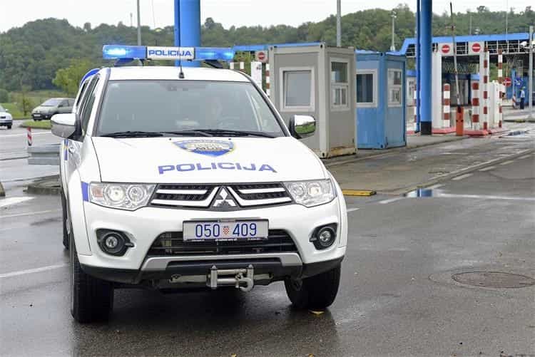 Sudar cisterne i automobila na auto-putu u Hrvatskoj: Kilometarske kolone