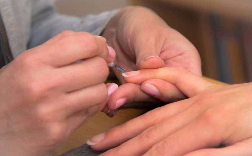 U Banjaluci traže kozmetičara: Nude platu od 2.500 KM