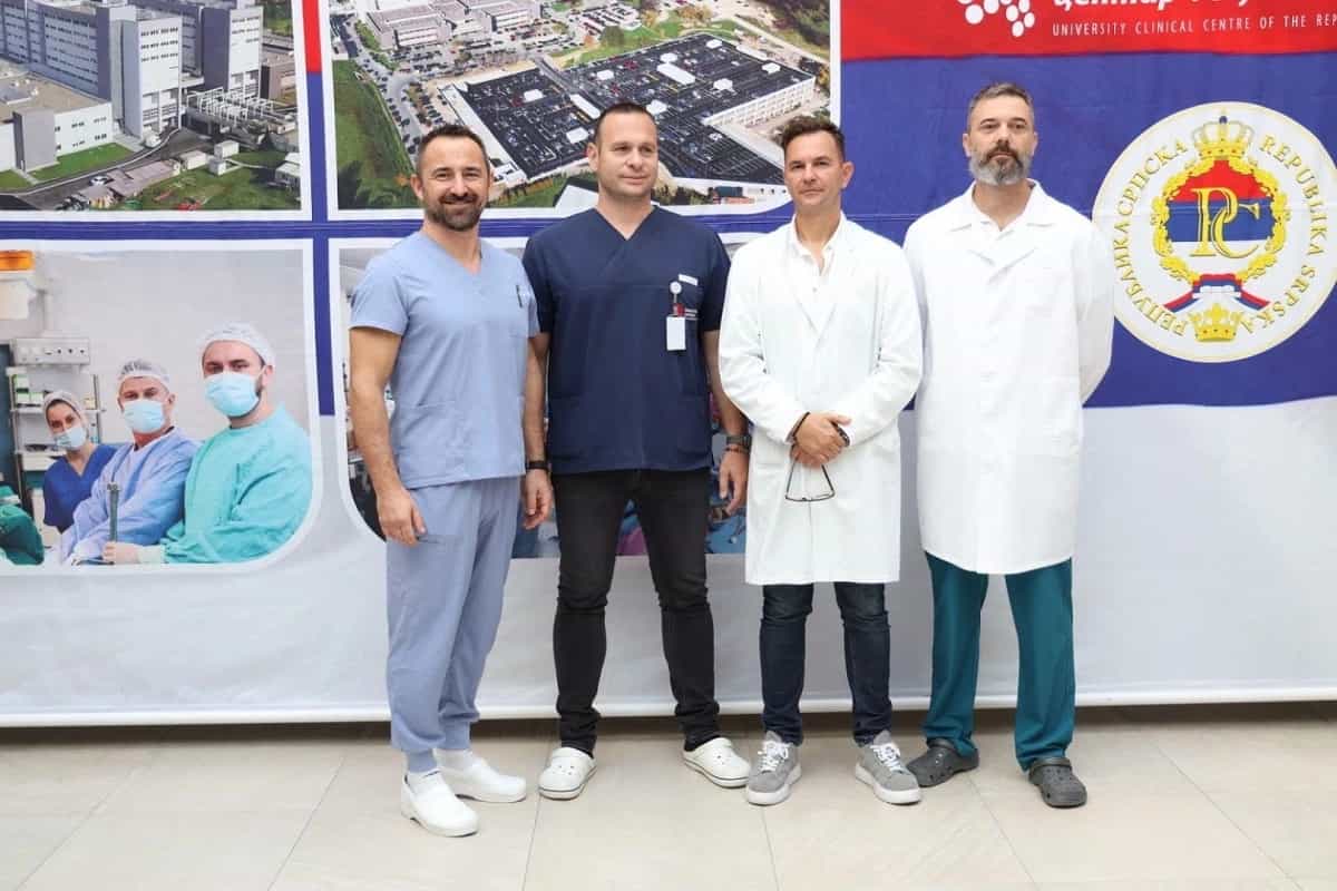 UKC RS napravio iskorak: Prva operacija koljena u BiH uz pomoć robota